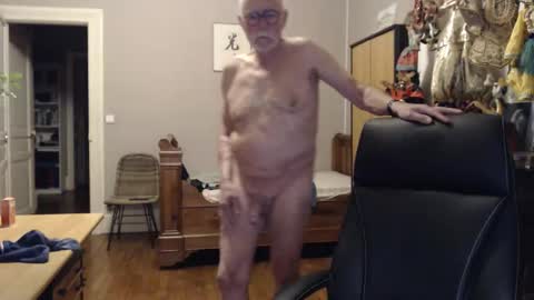 taisabaki54 online show from 10-24-25, 09:33