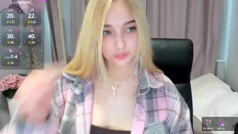 Snapshot of taisia_hot chatting on 05-12-26, 08:11 Taisia online show from 05-12-26, 08:11