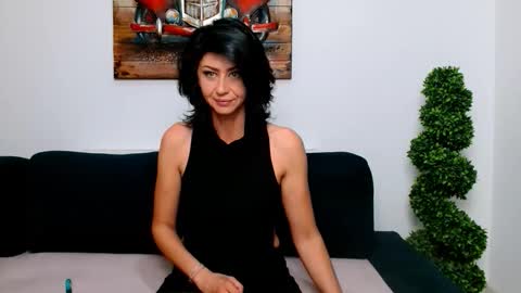 Snapshot of taissa1 chatting on 09-21-25, 08:10 Taissa1 online show from 09-21-25, 08:10