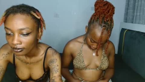 Taisy online show from 10-25-25, 02:19