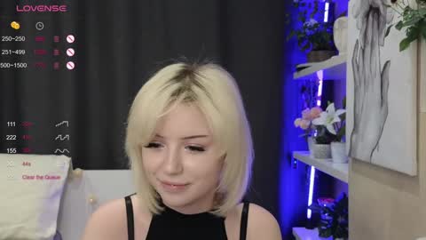 Snapshot of taitatkins chatting on 01-28-25, 09:08 Emily online show from 01-28-25, 09:08