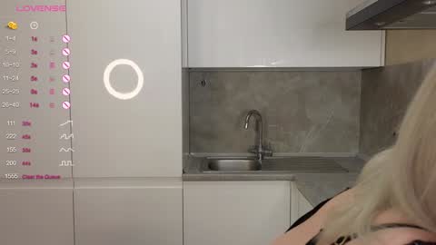 Snapshot of taitatkins chatting on 02-07-25, 12:09 Emily online show from 02-07-25, 12:09