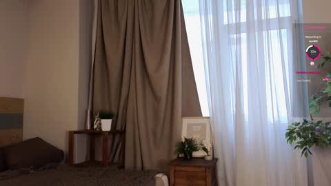 Snapshot of taitatkins chatting on 02-07-25, 11:34 Emily online show from 02-07-25, 11:34