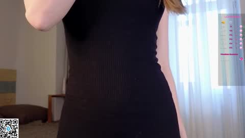 Snapshot of taitatkins chatting on 02-10-25, 11:25 Emily online show from 02-10-25, 11:25