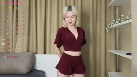 Snapshot of taitatkins chatting on 02-18-25, 06:47 Emily online show from 02-18-25, 06:47