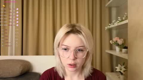 Snapshot of taitatkins chatting on 03-04-25, 09:11 Emily online show from 03-04-25, 09:11