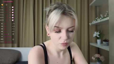 Snapshot of taitatkins chatting on 03-05-25, 09:59 Emily online show from 03-05-25, 09:59