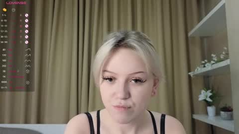 Snapshot of taitatkins chatting on 03-06-25, 01:05 Emily online show from 03-06-25, 01:05