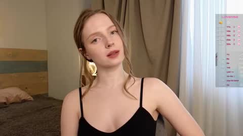 Snapshot of taitatkins chatting on 03-06-25, 08:30 Emily online show from 03-06-25, 08:30