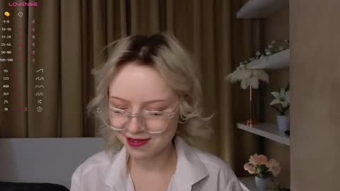 Snapshot of taitatkins chatting on 03-12-25, 05:38 Emily online show from 03-12-25, 05:38