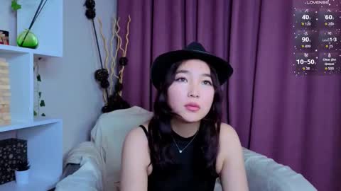 Soo Ying online show from 11-14-25, 08:18