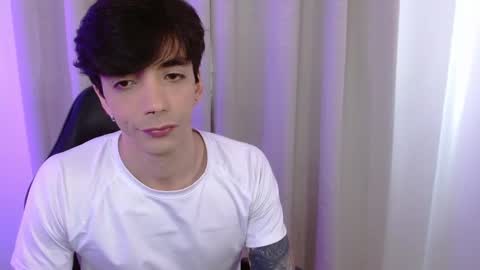 Snapshot of takeru___ chatting on 11-08-25, 11:10 takeru___ online show from 11-08-25, 11:10