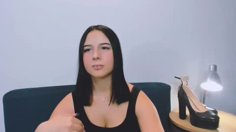 Snapshot of taliasensitive chatting on 12-15-25, 07:18 taliasensitive online show from 12-15-25, 07:18