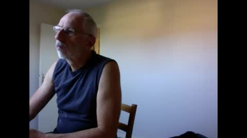 Snapshot of taliesin4321 chatting on 09-09-25, 06:57 Jack Pierrot online show from 09-09-25, 06:57