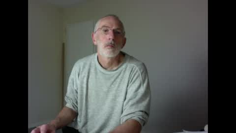 Snapshot of taliesin4321 chatting on 10-07-25, 05:54 Jack Pierrot online show from 10-07-25, 05:54