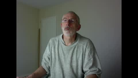 Snapshot of taliesin4321 chatting on 10-15-25, 06:52 Jack Pierrot online show from 10-15-25, 06:52