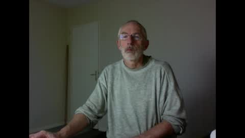 Snapshot of taliesin4321 chatting on 10-20-25, 06:52 Jack Pierrot online show from 10-20-25, 06:52