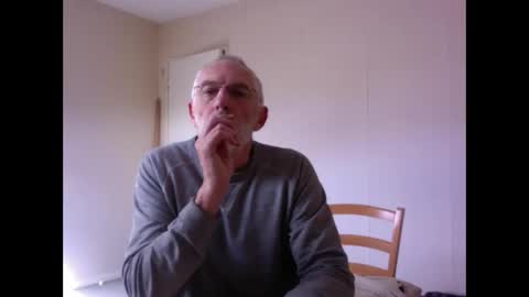 Snapshot of taliesin4321 chatting on 10-25-25, 12:02 Jack Pierrot online show from 10-25-25, 12:02