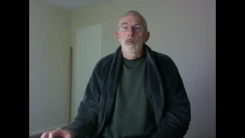 Snapshot of taliesin4321 chatting on 11-09-25, 08:51 Jack Pierrot online show from 11-09-25, 08:51