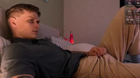 Snapshot of talkinghead7 chatting on 10-04-25, 08:07 Colin online show from 10-04-25, 08:07