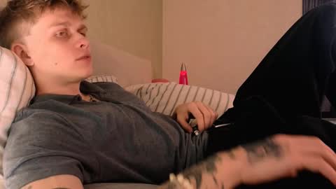 Snapshot of talkinghead7 chatting on 10-06-25, 11:18 Colin online show from 10-06-25, 11:18