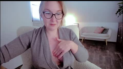 Snapshot of tallinnlove chatting on 04-30-26, 12:00 tallinnlove online show from 04-30-26, 12:00
