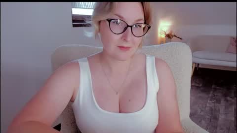 Snapshot of tallinnlove chatting on 06-15-26, 11:12 tallinnlove online show from 06-15-26, 11:12