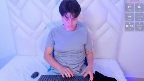 Snapshot of tallsnusnu chatting on 04-05-26, 01:52 Abby online show from 04-05-26, 01:52