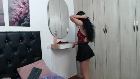 Hi im sara online show from 04-18-26, 01:04