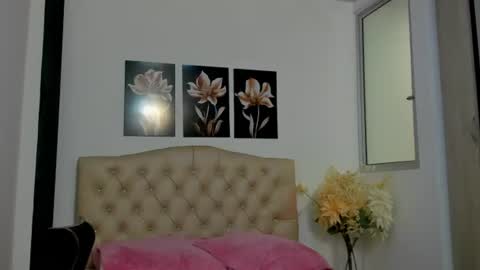 Snapshot of tamar4_f00x chatting on 07-20-26, 12:51 Hi im sara online show from 07-20-26, 12:51