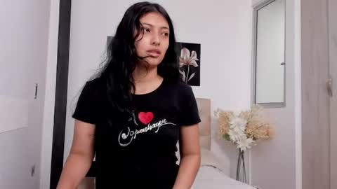 Snapshot of tamar4_f00x chatting on 07-24-26, 01:09 Hi im sara online show from 07-24-26, 01:09