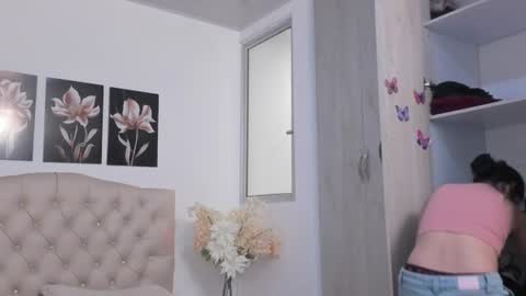 Snapshot of tamar4_f00x chatting on 07-30-26, 01:10 Hi im sara online show from 07-30-26, 01:10