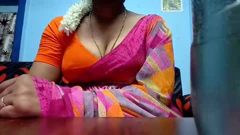 Snapshot of tamilmadhi520 chatting on 04-20-26, 06:31 tamilmadhi520 online show from 04-20-26, 06:31