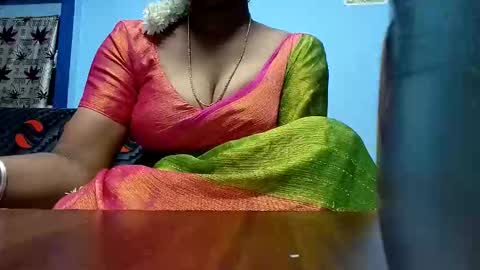 Snapshot of tamilmadhi520 chatting on 05-10-26, 05:40 tamilmadhi520 online show from 05-10-26, 05:40