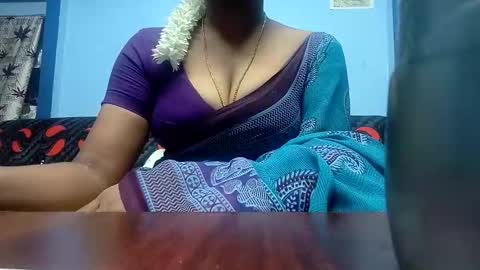 Snapshot of tamilmadhi520 chatting on 05-11-26, 05:54 tamilmadhi520 online show from 05-11-26, 05:54