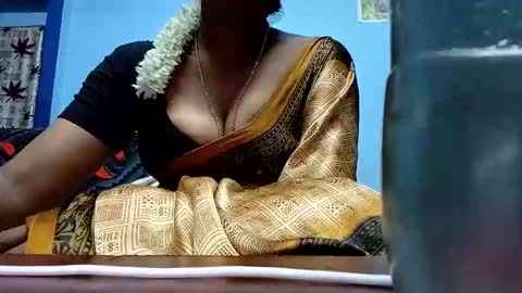 Snapshot of tamilmadhi520 chatting on 05-19-26, 05:36 tamilmadhi520 online show from 05-19-26, 05:36