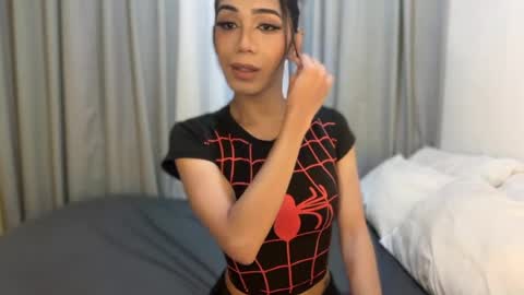 Snapshot of tamira_sassyqueen chatting on 08-05-26, 08:17 Kylie online show from 08-05-26, 08:17