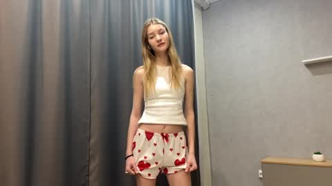 Melissa online show from 04-08-26, 01:22