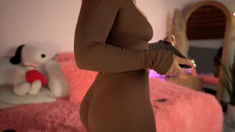 Tamy online show from 11-29-25, 01:41