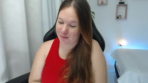 Snapshot of tamy_shine87 chatting on 12-29-24, 10:14 Im Samy online show from 12-29-24, 10:14