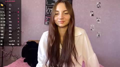 Snapshot of tandradekoning chatting on 06-19-26, 03:16 Alice online show from 06-19-26, 03:16
