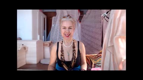 Milena online show from 12-22-25, 07:05