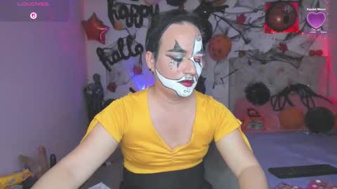 Snapshot of tania_lucia1 chatting on 10-28-25, 10:56 Tania lucia online show from 10-28-25, 10:56