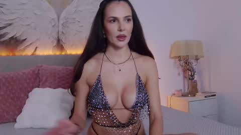 Tania Amore online show from 12-19-25, 07:21