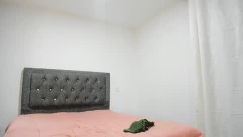 taniabonnet  online show from 12-18-25, 11:22