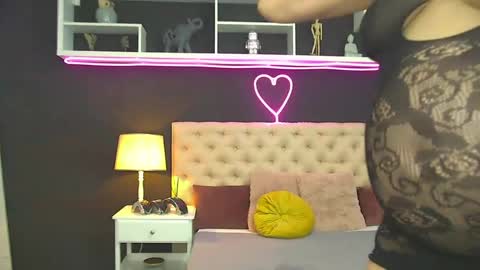 Snapshot of taniakarevina chatting on 05-15-26, 06:31 Tania Karevina online show from 05-15-26, 06:31