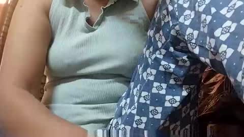 taniya_roy4628 online show from 04-12-26, 01:54