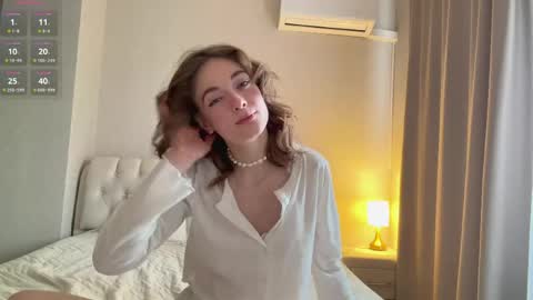 Mia online show from 04-12-26, 01:54