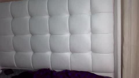 Snapshot of tannia004 chatting on 12-30-24, 12:32 tania online show from 12-30-24, 12:32