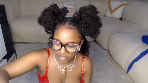 Snapshot of tannia004 chatting on 07-22-26, 10:12 tania online show from 07-22-26, 10:12
